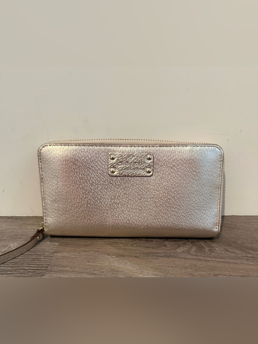 Kate Spade NY Wellesley Neda Metallic Rose Gold Leather Zip Around Wallet- NWOT